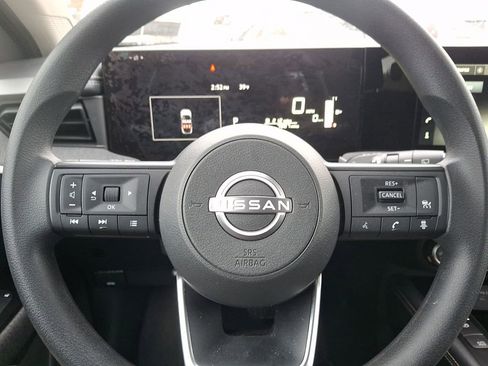 Certified 2025 Nissan Kicks SV image 18