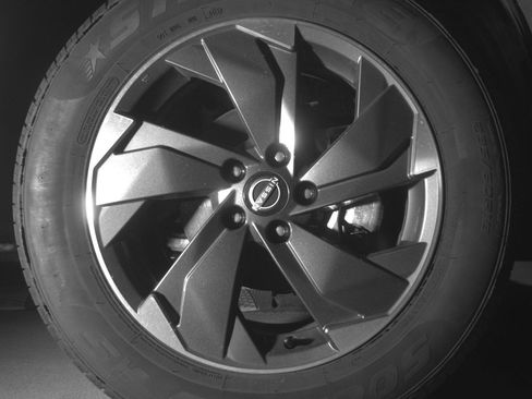 Used 2025 Nissan Rogue SV image 10