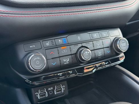 Used 2024 Dodge Durango R/T AWD/4WD image 27