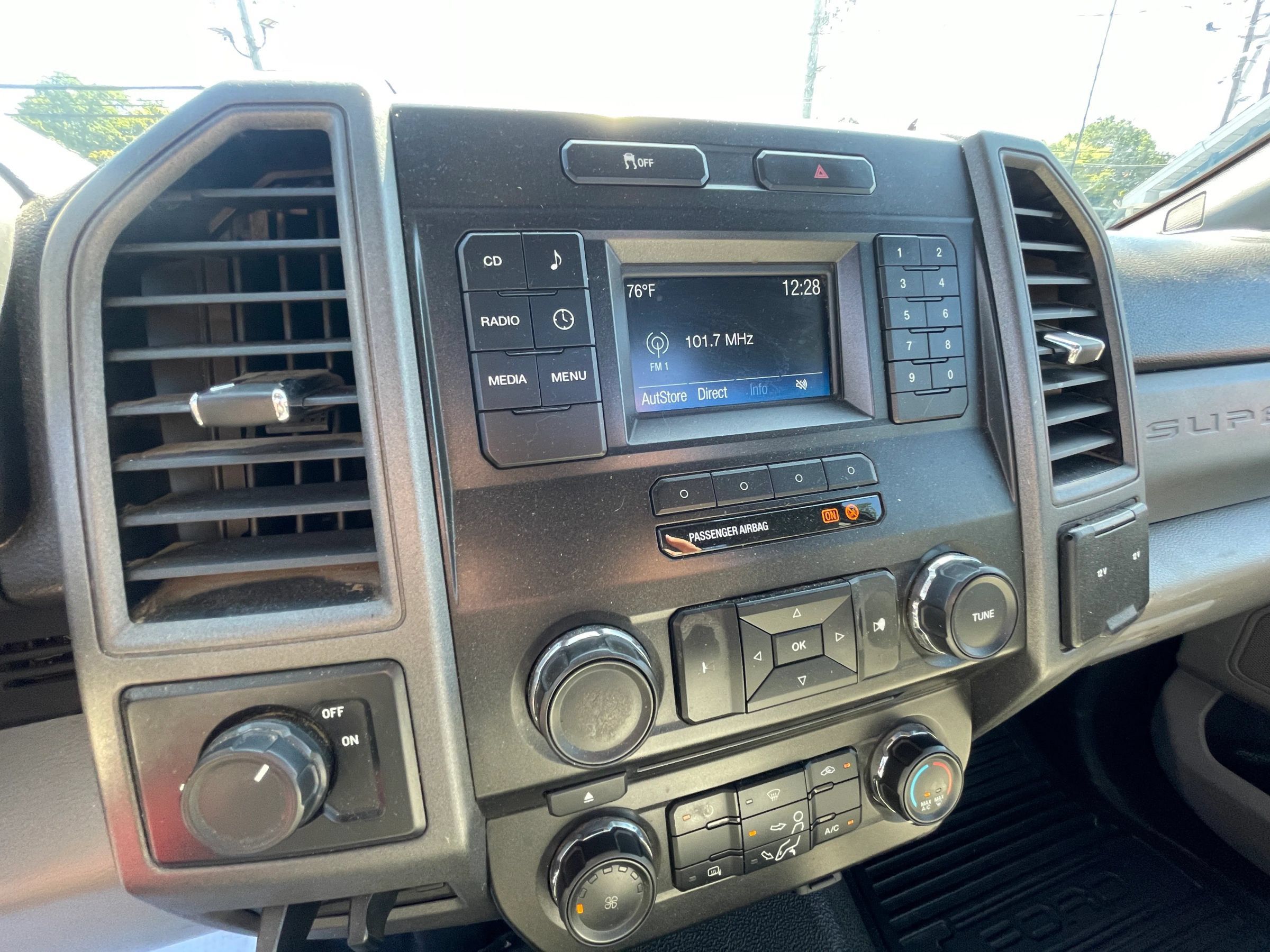 Used 2017 Ford F250 XL w/ Power Equipment Group AWD/4WD image 13