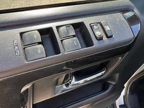 Used 2018 Toyota 4Runner 4WD image 12