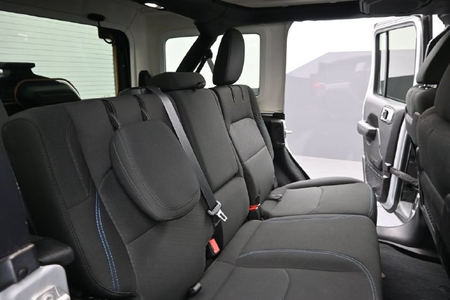 Used 2023 Jeep Wrangler Unlimited Rubicon 4xe w/ Cold Weather Group AWD/4WD image 22