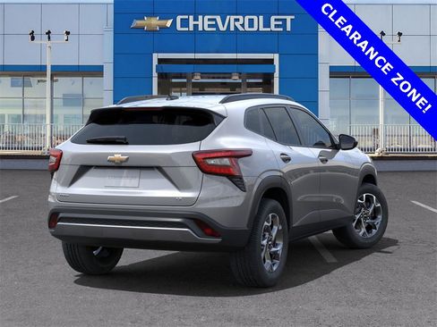 New 2025 Chevrolet Trax LT w/ Driver Confidence Package image 4