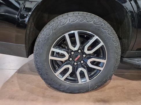 Used 2024 GMC Yukon AT4 AWD/4WD image 24
