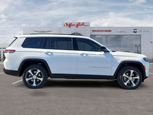 New 2026 Jeep Grand Cherokee L Limited AWD/4WD image 6
