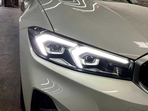 Used 2025 BMW 330i Sedan w/ Premium Package image 31