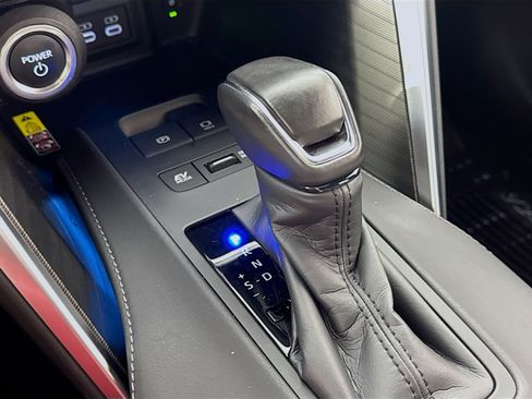 Used 2024 Toyota Venza Nightshade image 19