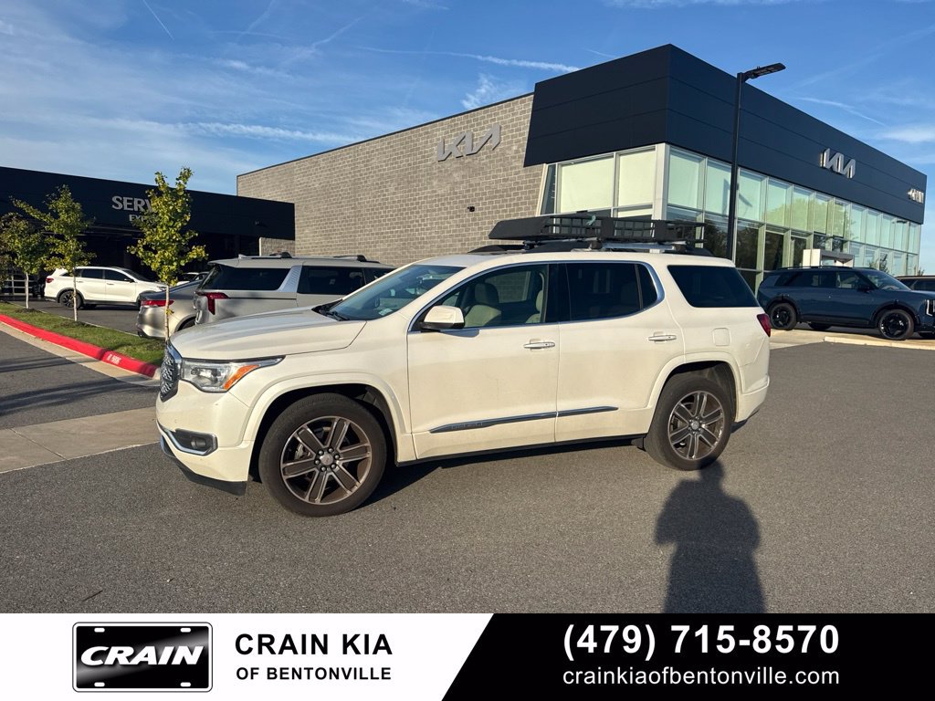 Used 2017 GMC Acadia Denali w/ Technology Package FWD image 3