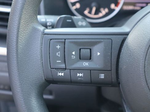 Used 2023 Nissan Rogue S FWD image 12