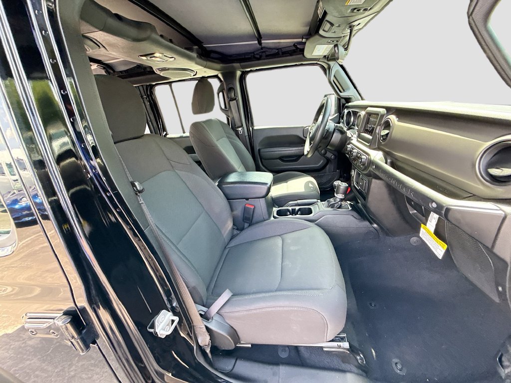 Certified 2022 Jeep Wrangler Unlimited Sport AWD/4WD image 32