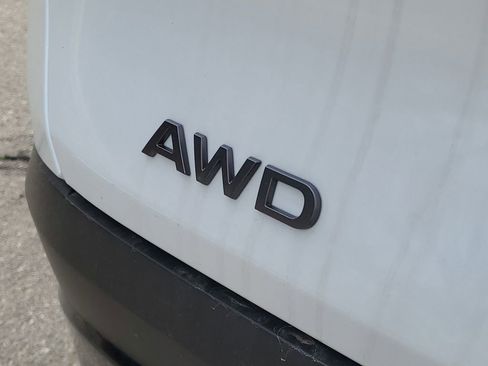 New 2025 Nissan Murano SV image 6