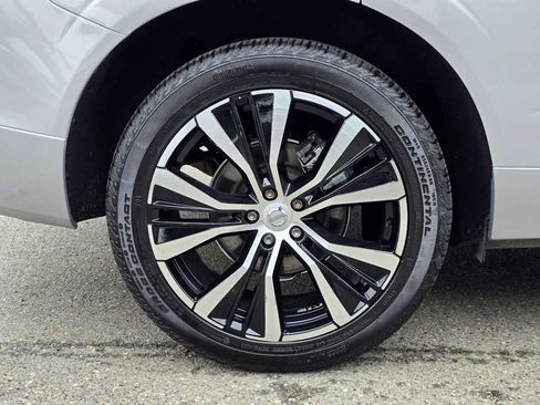 Certified 2023 Volvo XC60 B5 Ultimate image 9
