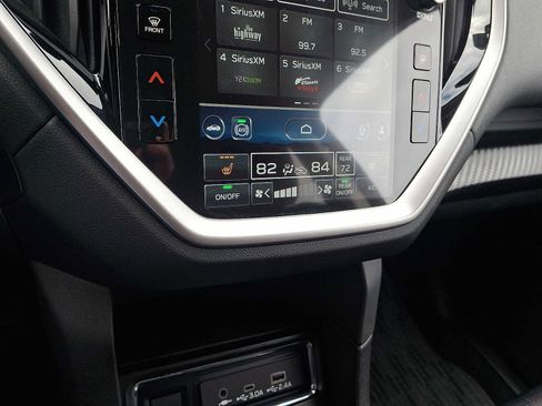 Used 2023 Subaru Ascent Premium w/ Convenience Package image 17