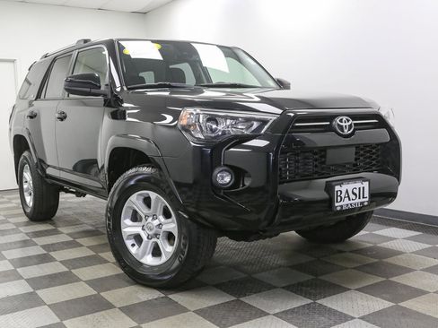 Used 2024 Toyota 4Runner SR5 image 2