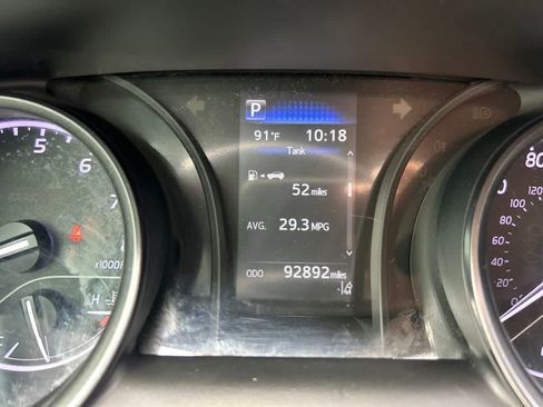 Used 2021 Toyota Camry SE FWD image 8