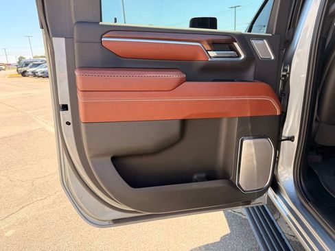 Used 2024 GMC Sierra 2500 Denali Ultimate AWD/4WD image 16