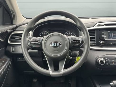 Used 2017 Kia Sorento FWD image 13