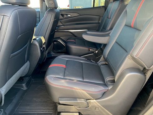New 2026 Chevrolet Traverse RS w/ LPO, Floor Liner Package FWD image 17