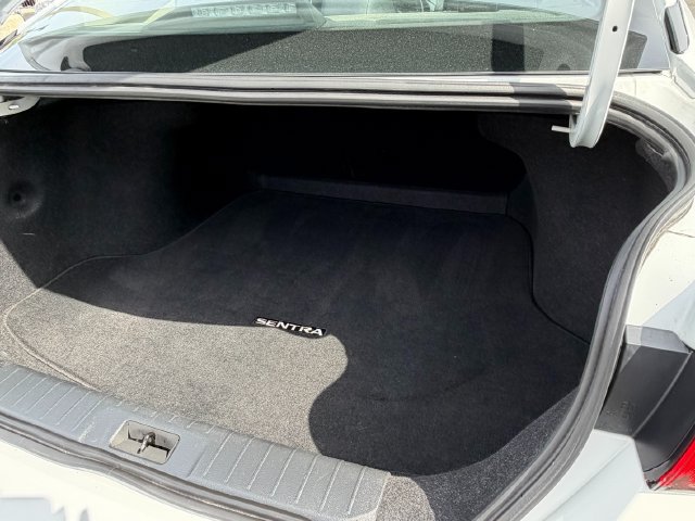 Used 2024 Nissan Sentra SV FWD image 9