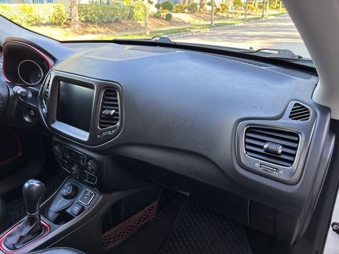 Used 2021 Jeep Compass Trailhawk image 18