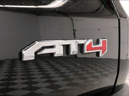 Used 2025 GMC Acadia AT4 AWD/4WD image 9