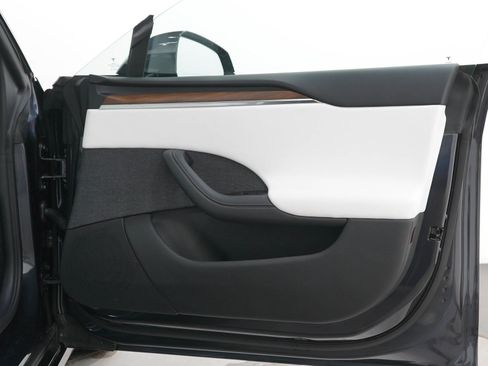 Used 2024 Tesla Model S AWD/4WD image 9