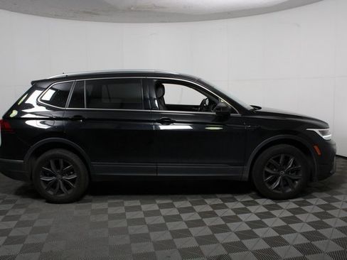 Used 2023 Volkswagen Tiguan SE image 8