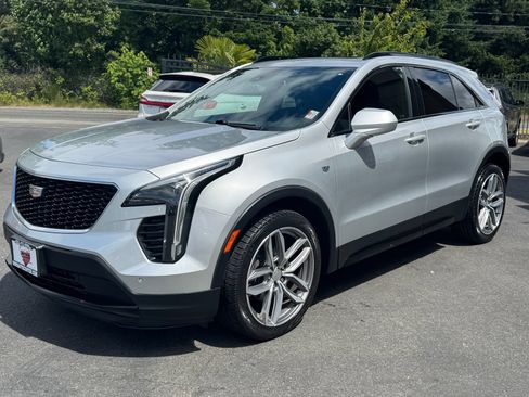 Used 2019 Cadillac XT4 Sport w/ Cold Weather Package AWD/4WD image 3