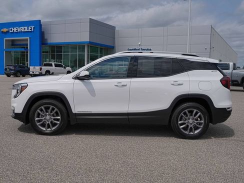 Used 2023 GMC Terrain SLT AWD/4WD image 10