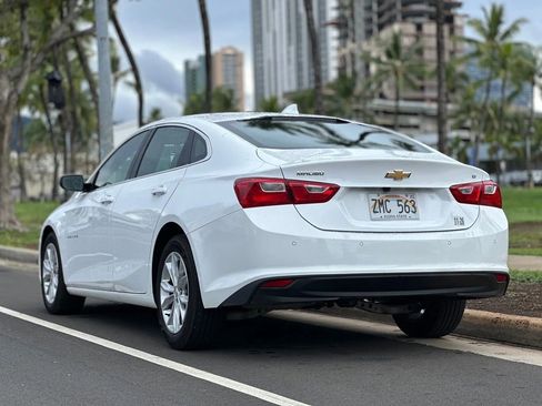 Used 2025 Chevrolet Malibu LT image 3