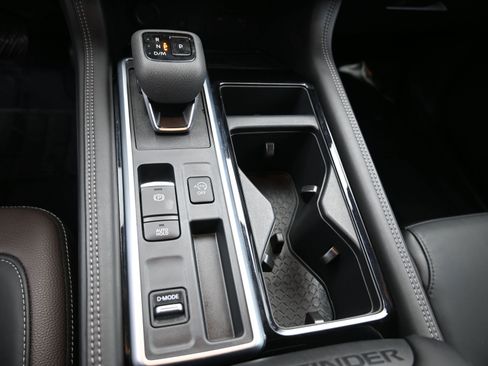 Certified 2024 Nissan Pathfinder Platinum w/ Cargo Package image 19