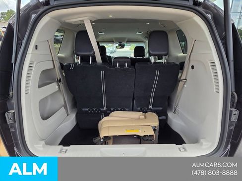 Used 2022 Chrysler Pacifica Touring-L FWD image 13
