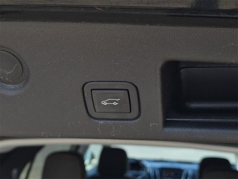 Used 2023 Chevrolet Equinox LT image 9