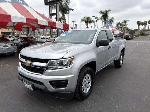 Used 2020 Chevrolet Colorado W/T w/ WT Convenience Package AWD/4WD image 4