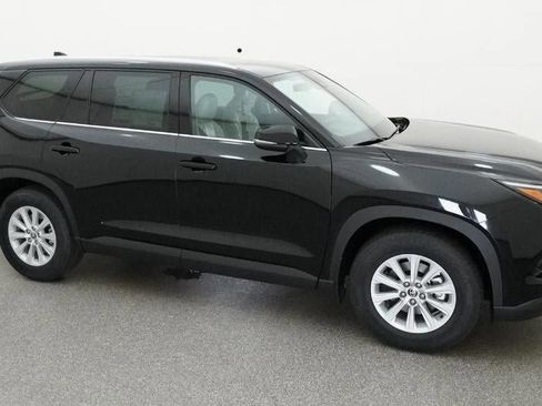 New 2026 Toyota Grand Highlander XLE image 12