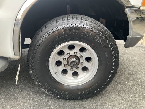 Used 1999 Ford F350 XLT image 11