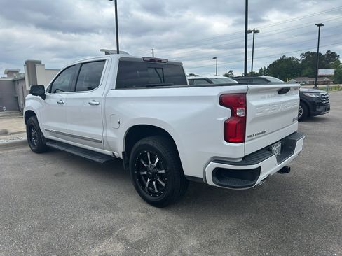 Used 2023 Chevrolet Silverado 1500 High Country w/ Z71 Off-Road Package AWD/4WD image 2