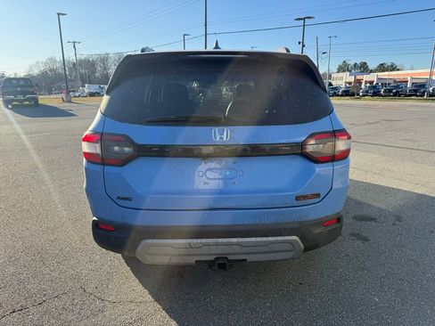 Used 2024 Honda Pilot TrailSport image 7