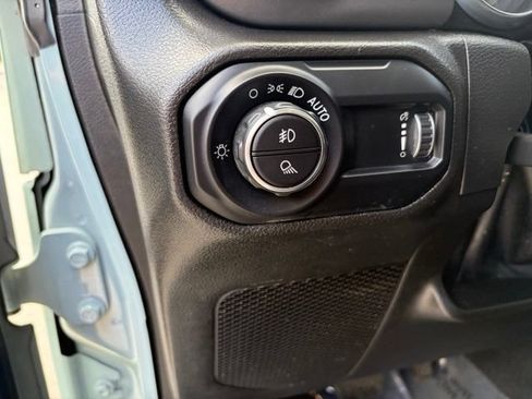 Used 2023 Jeep Gladiator Sport AWD/4WD image 24