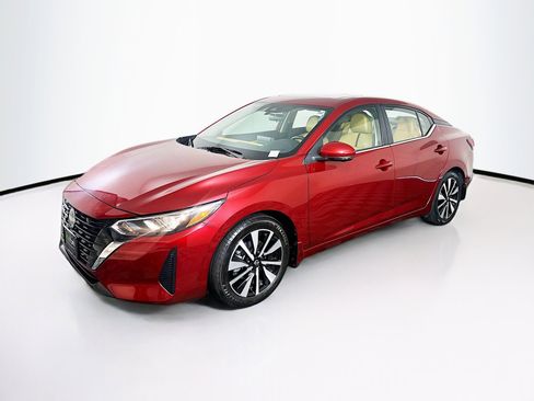 Used 2024 Nissan Sentra SV w/ SV Premium Package image 3