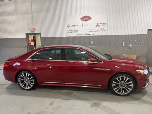 Used 2017 Lincoln Continental Reserve w/ Climate Package image 2