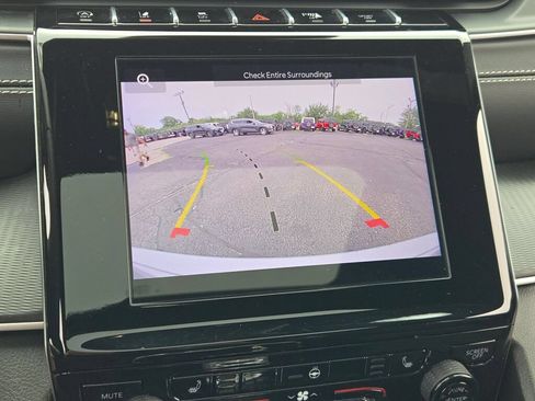 Certified 2024 Jeep Grand Cherokee Altitude AWD/4WD image 8