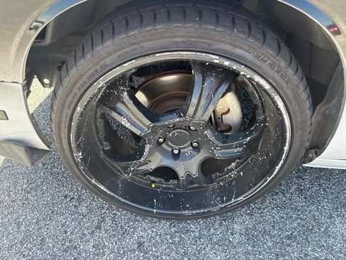 Used 2010 Dodge Challenger R/T RWD image 4