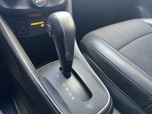 Used 2020 Chevrolet Trax LT w/ LT Convenience Package image 27