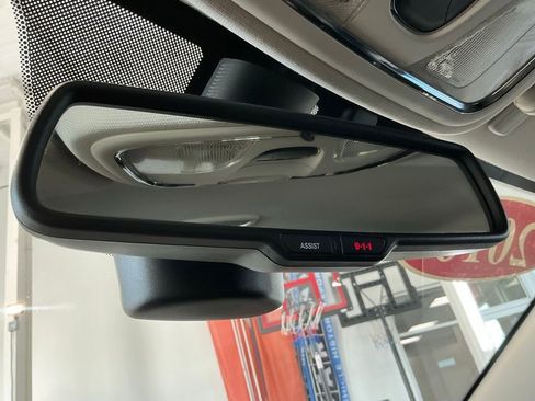 Used 2016 Jeep Cherokee Latitude w/ Comfort/Convenience Group FWD image 32