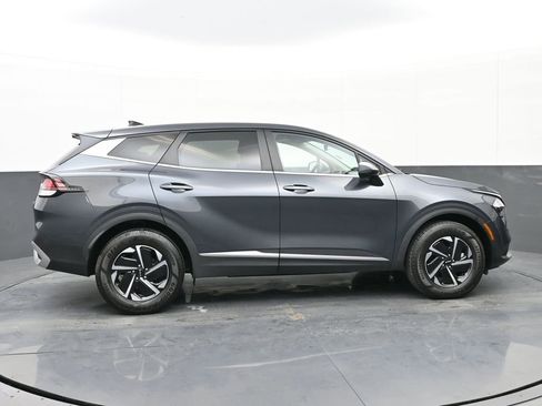 Used 2023 Kia Sportage LX image 2
