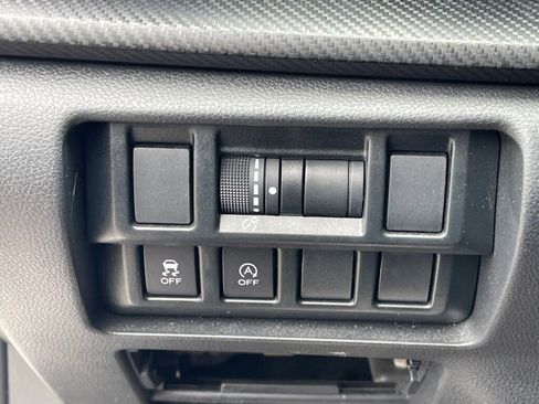 Used 2021 Subaru Crosstrek 2.0i Premium AWD/4WD image 19