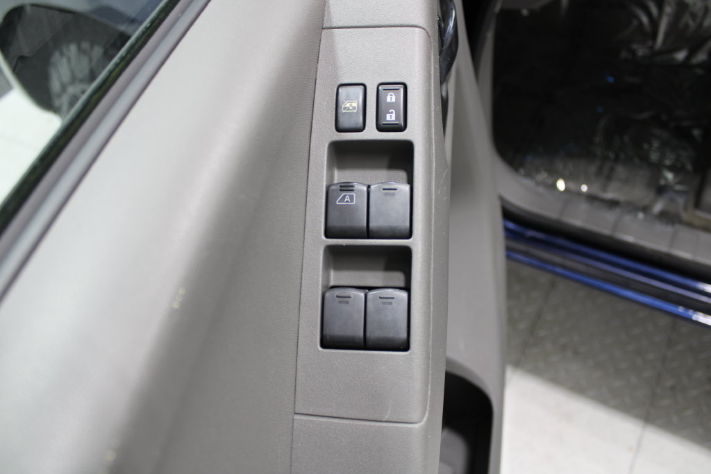 Used 2011 Nissan Frontier SV w/ SV Premium Utility Pkg RWD image 35
