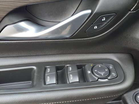 Used 2022 GMC Terrain SLE w/ Driver Convenience Package image 17