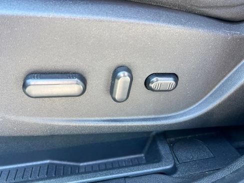 Used 2015 Ford Escape SE w/ SE Chrome Package FWD image 28